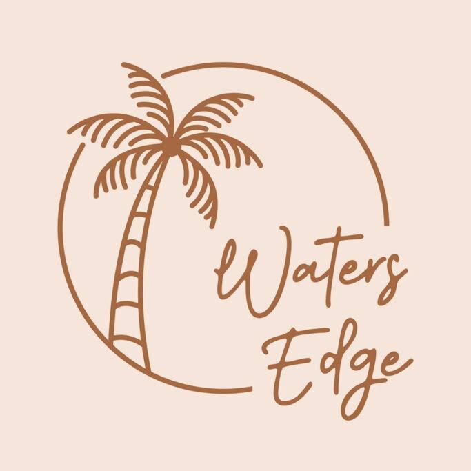 'waters Edge' - Location & Renovated Apartment
