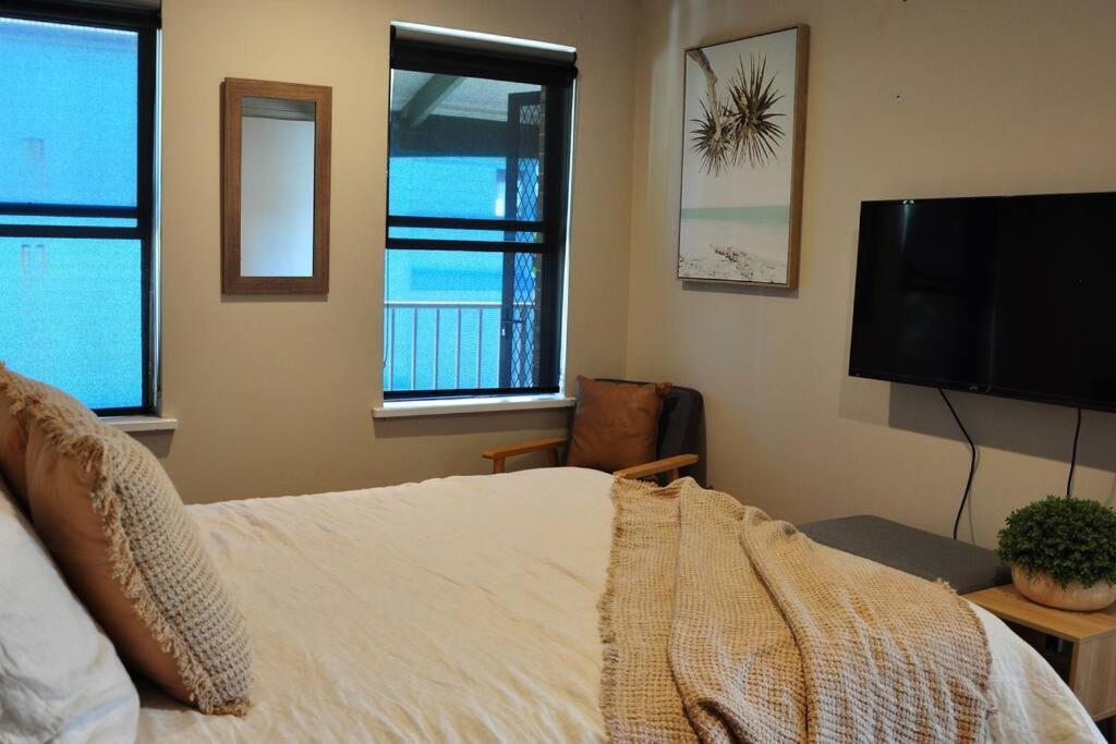 'waters Edge' - Location & Renovated * South West Rocks